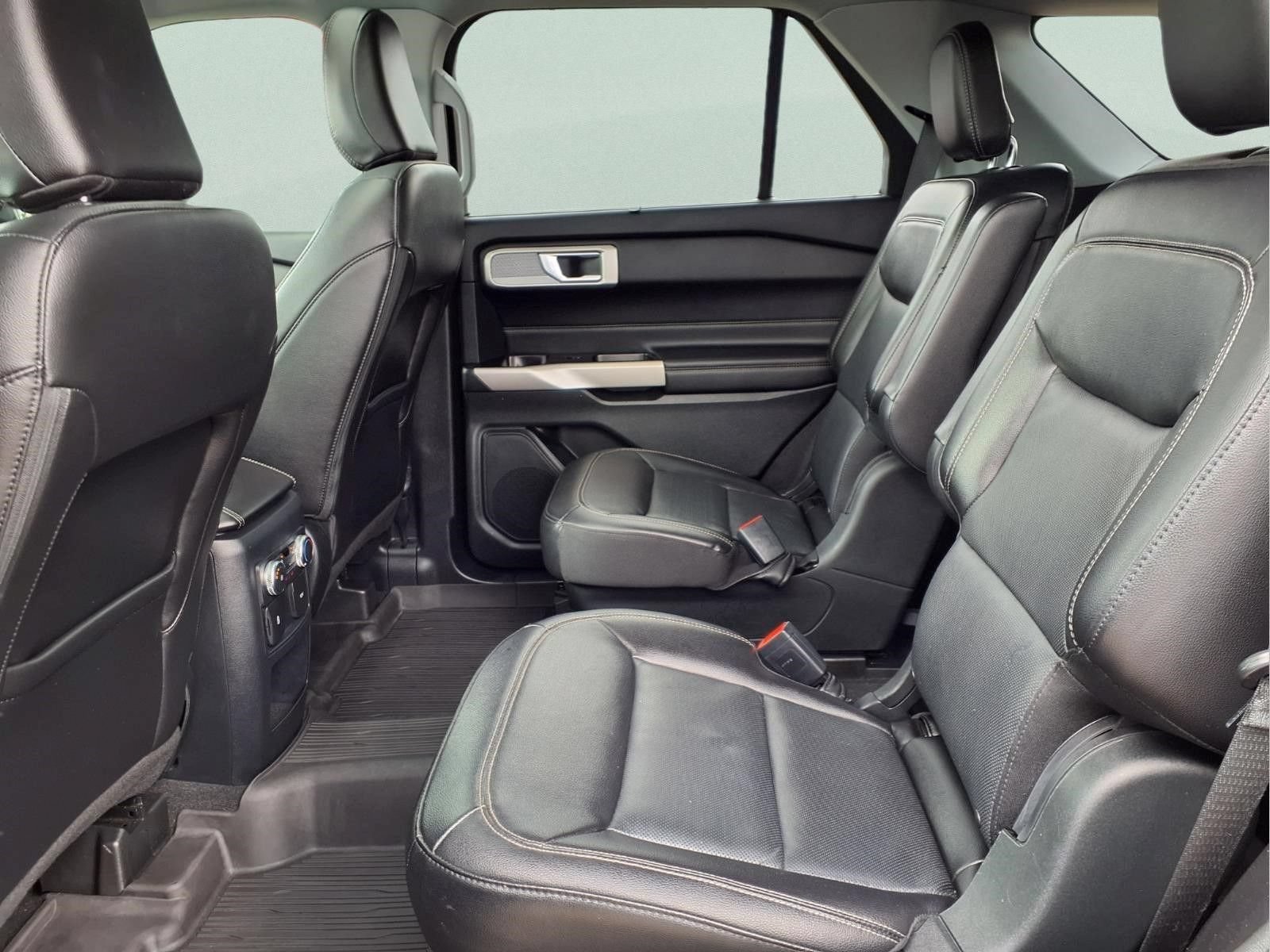 Used 2021 Ford Explorer Limited RWD image 11