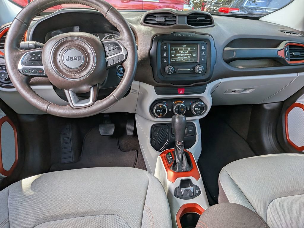 Used 2017 Jeep Renegade Latitude w/ Popular Equipment Group FWD image 31