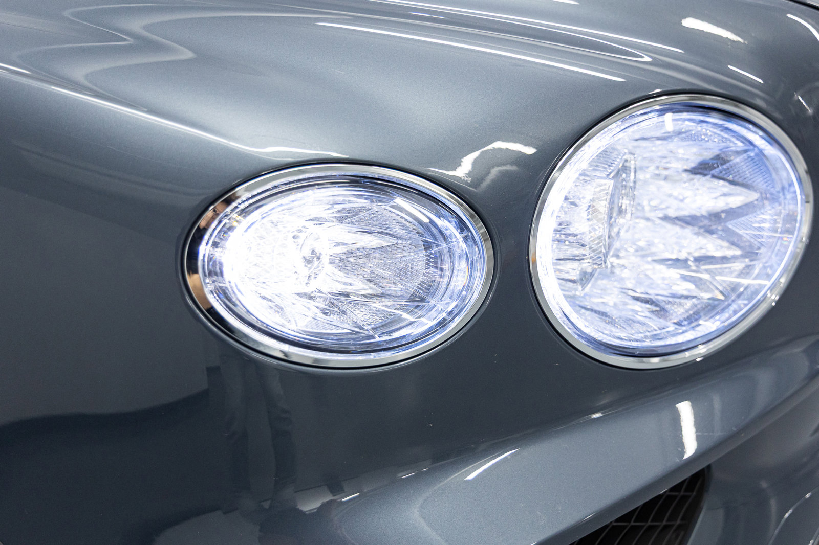 Used 2022 Bentley Bentayga image 12