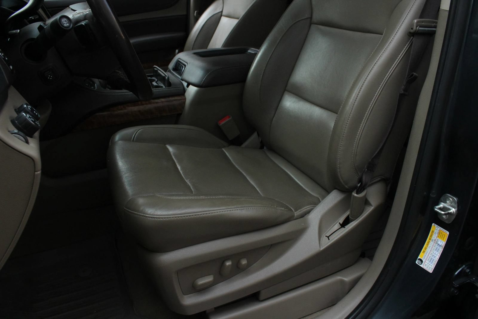 Used 2019 Chevrolet Suburban Premier AWD/4WD image 17