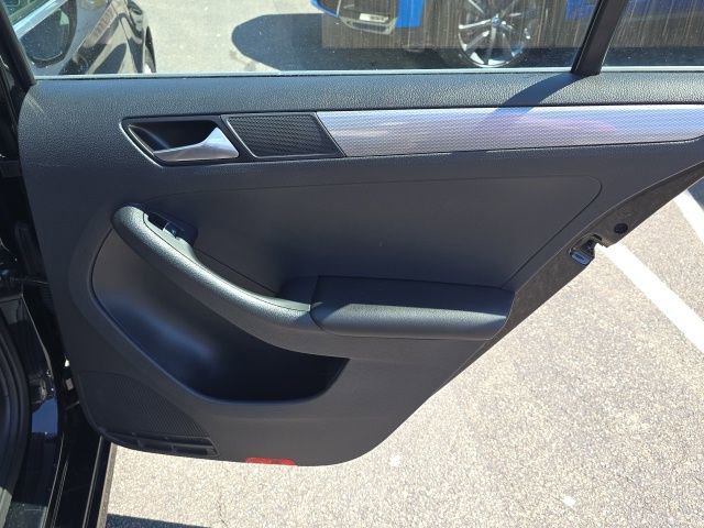 Used 2015 Volkswagen Jetta SE FWD image 20