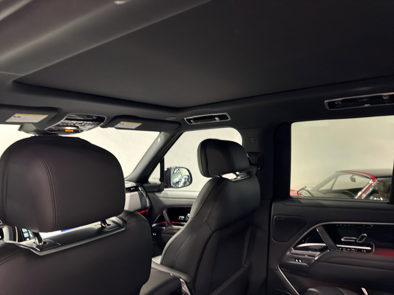 Used 2024 Land Rover Range Rover SE image 26