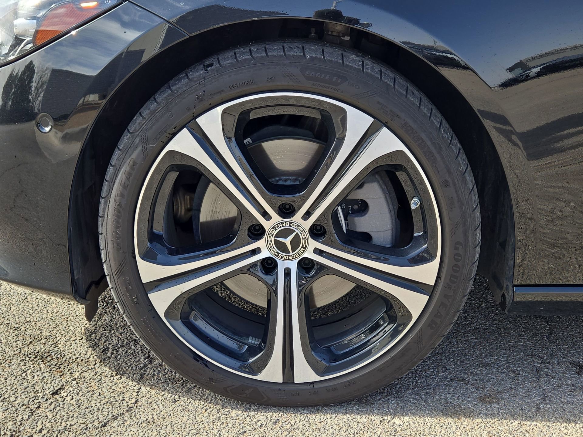 Used 2025 Mercedes-Benz C 300 Sedan image 11