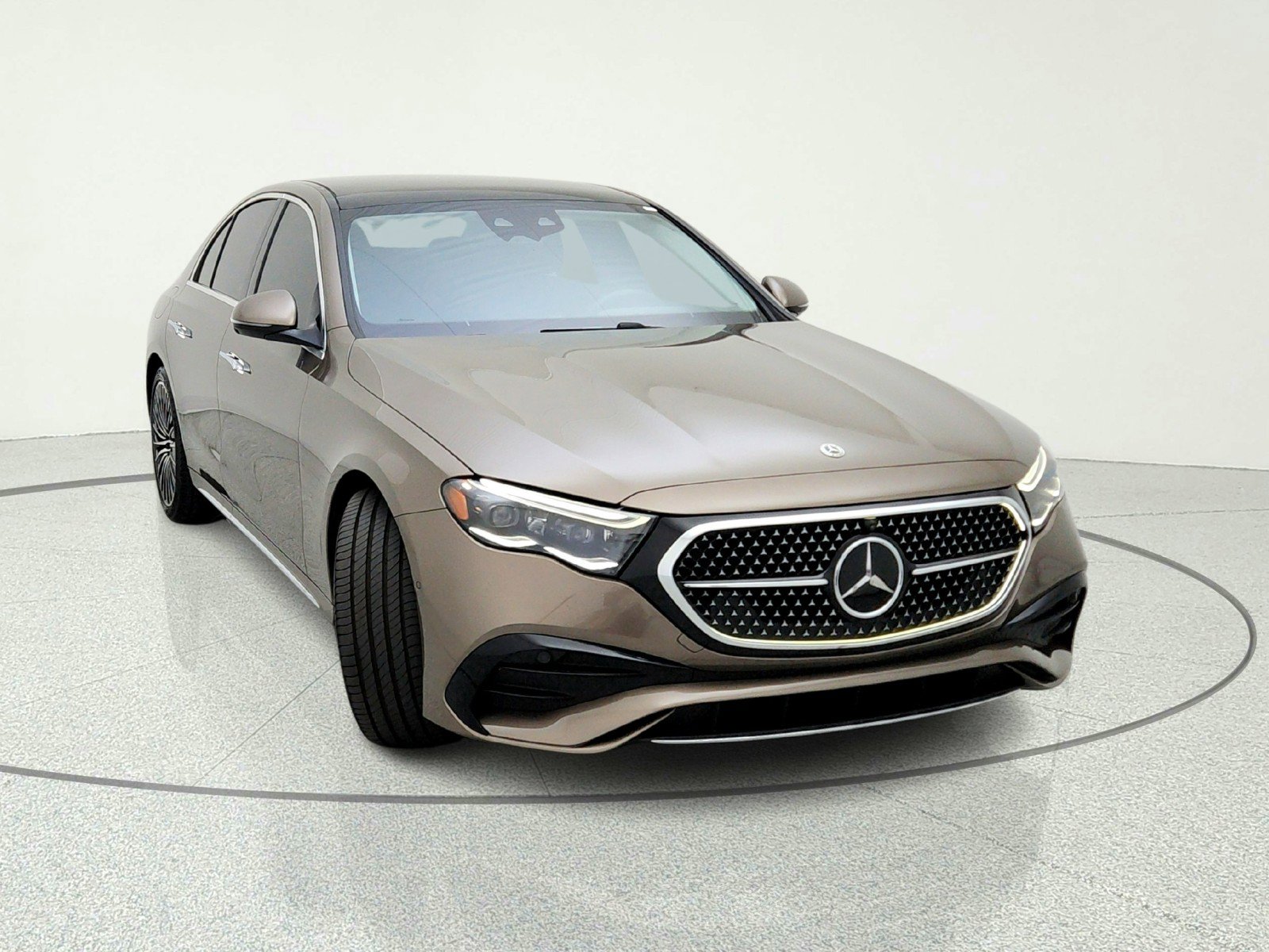 Used 2024 Mercedes-Benz E 350 4MATIC Sedan w/ Driver Assistance Package image 4