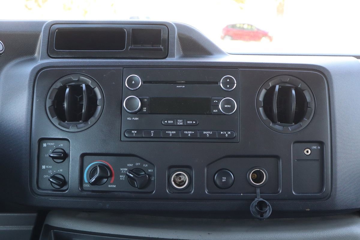 Used 2012 Ford E-350 and Econoline 350 XLT image 36