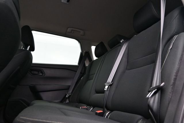 Used 2025 Nissan Rogue S FWD image 11