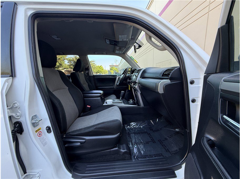 Used 2014 Toyota 4Runner SR5 AWD/4WD image 11