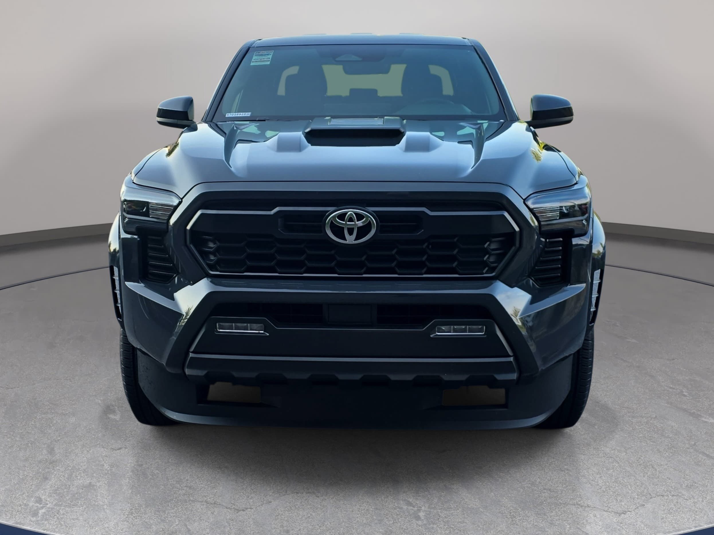 Used 2025 Toyota Tacoma TRD Sport AWD/4WD image 2