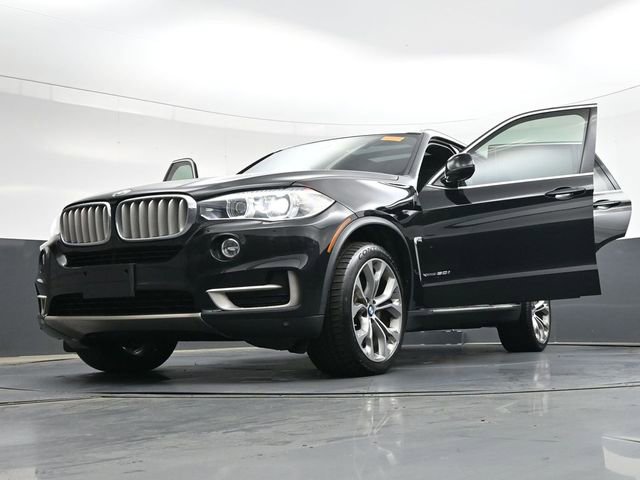 Used 2017 BMW X5 xDrive50i AWD/4WD image 45