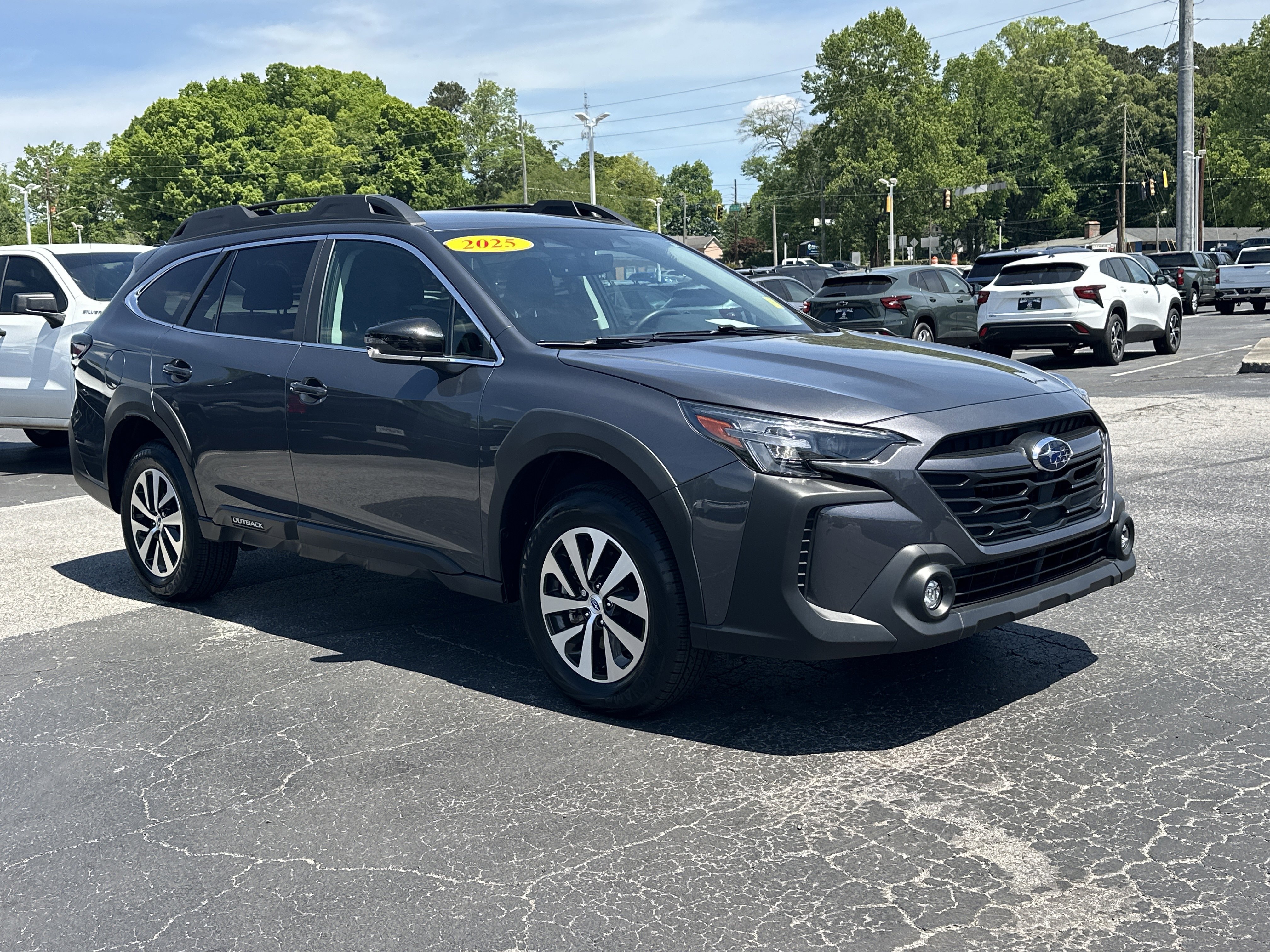 Used 2025 Subaru Outback Premium w/ Popular Package #1 AWD/4WD image 2