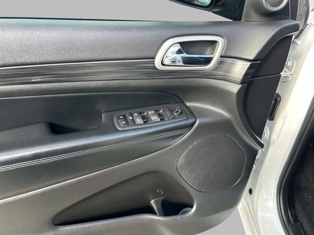 Certified 2022 Jeep Grand Cherokee Laredo X image 20