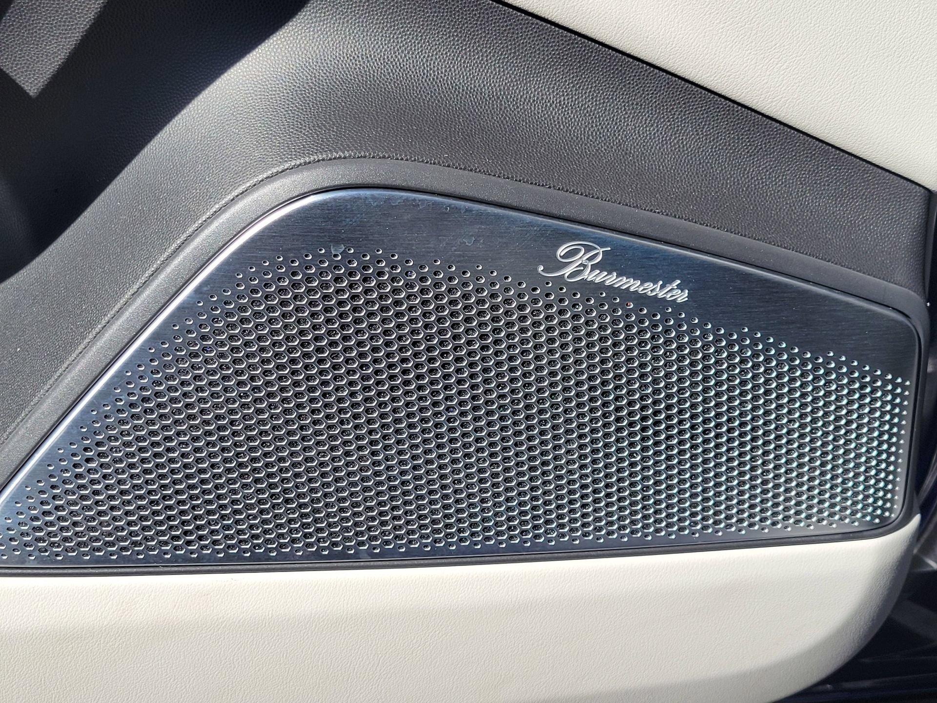 New 2025 Porsche Macan 4 Electric AWD/4WD image 23