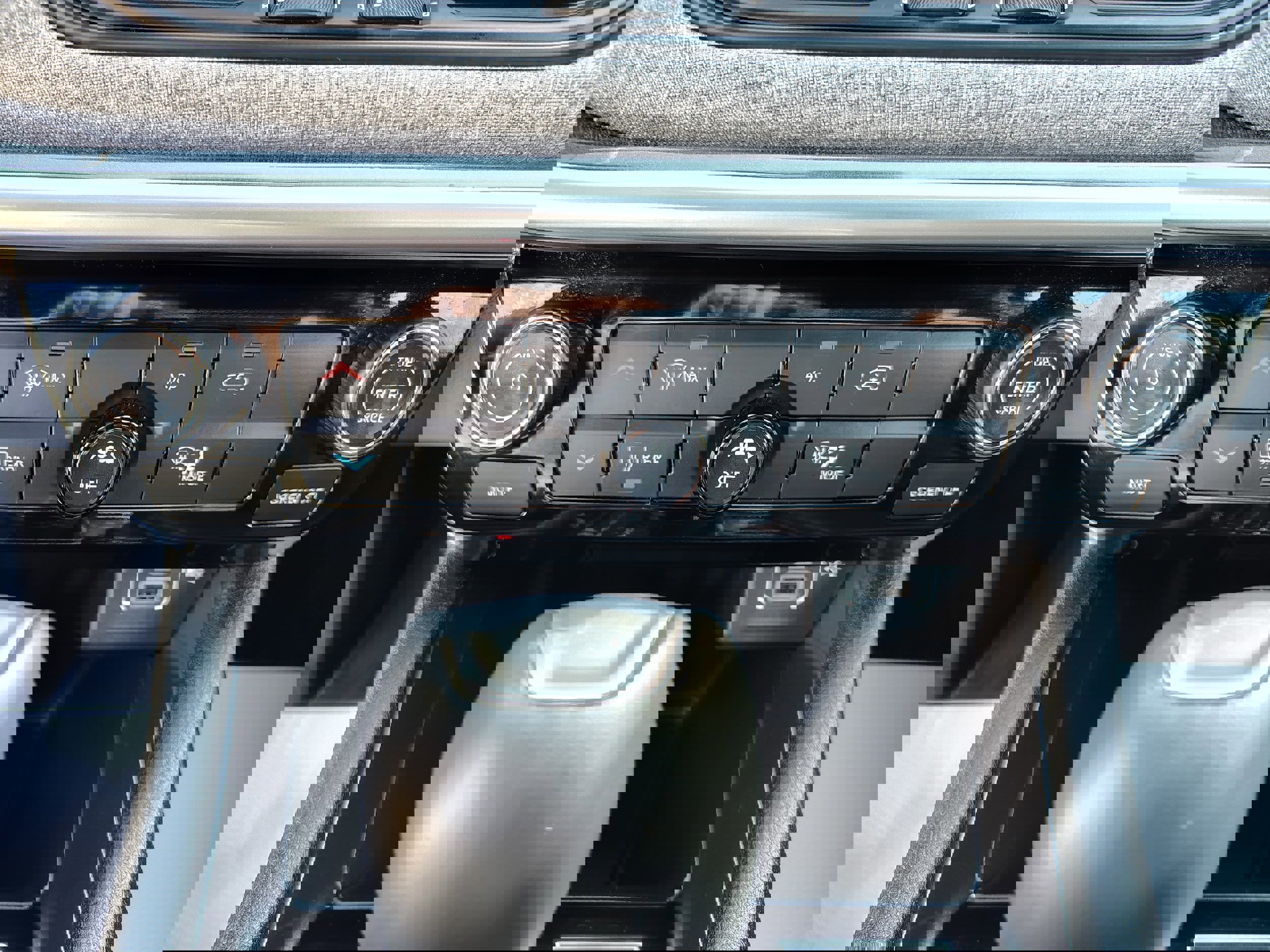 Certified 2023 Jeep Compass Latitude image 32