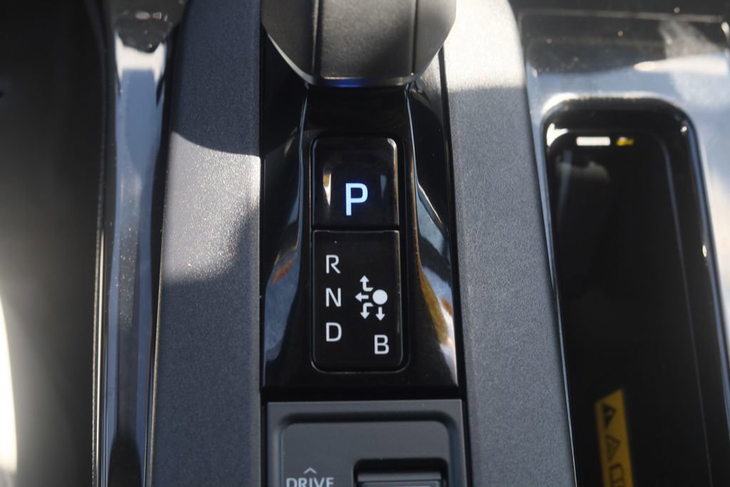 Used 2025 Toyota Prius XLE AWD/4WD image 27