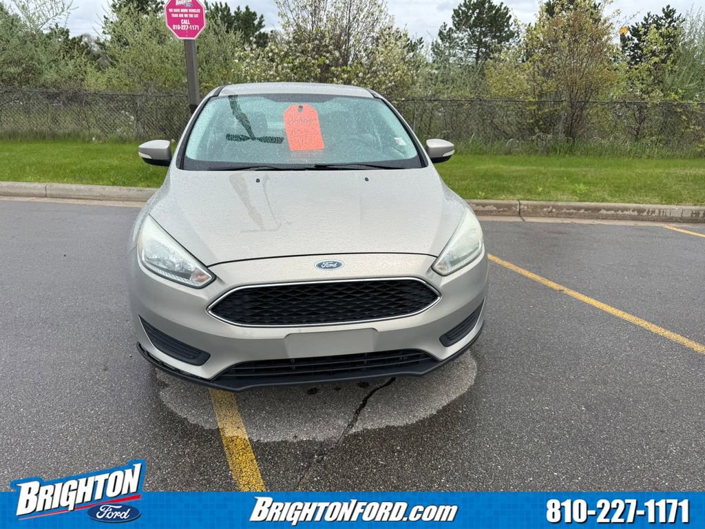 Used 2015 Ford Focus SE FWD image 2