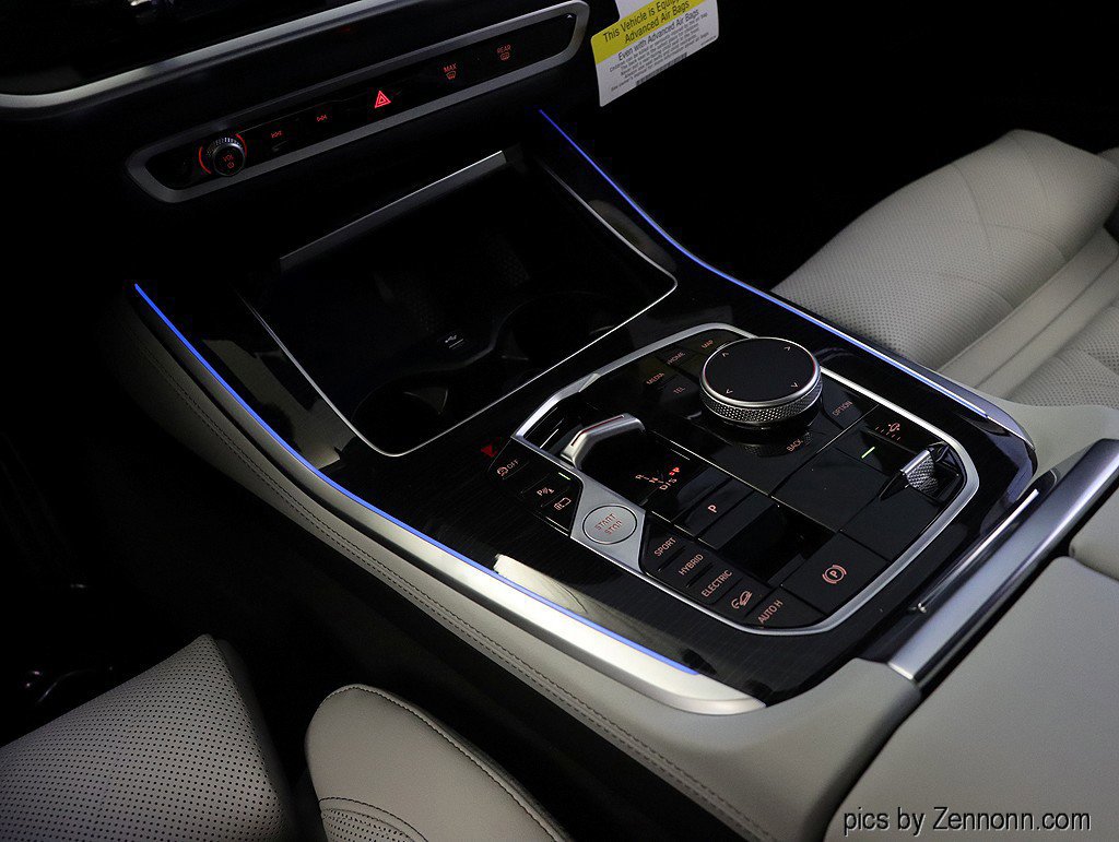 Used 2026 BMW X5 xDrive50e w/ M Sport Package image 15