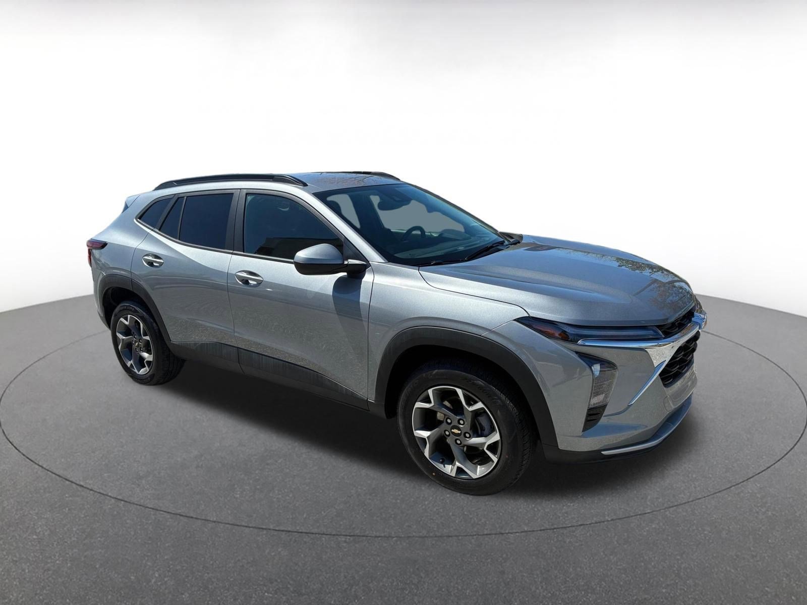Used 2025 Chevrolet Trax LT image 1
