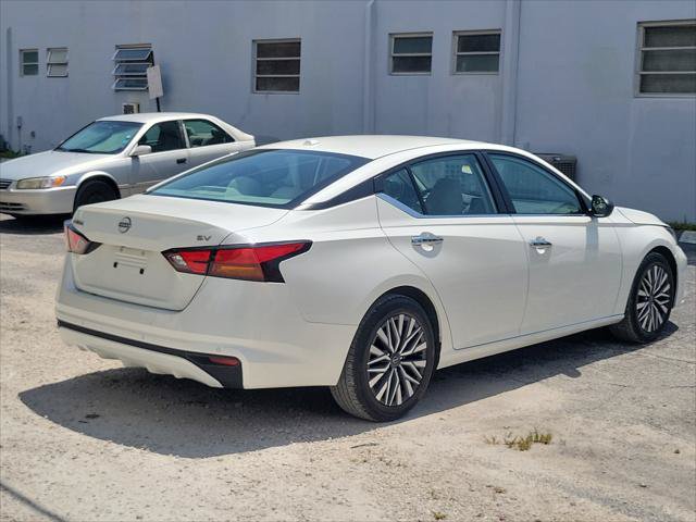 Used 2024 Nissan Altima 2.5 SV FWD image 4