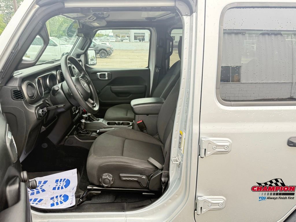 Used 2022 Jeep Wrangler Unlimited Sport image 17