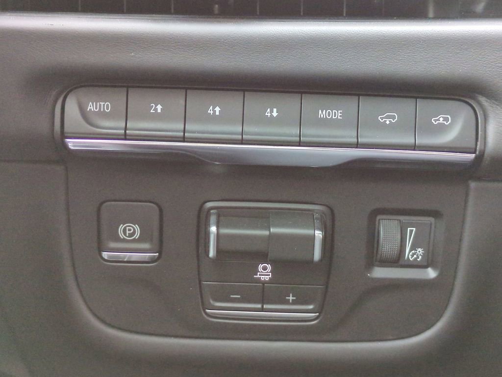 Used 2026 Cadillac Escalade Platinum Sport w/ LPO, ONYX Package image 25