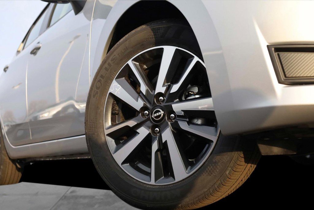 New 2025 Nissan Versa SV w/ Trunk Package image 3