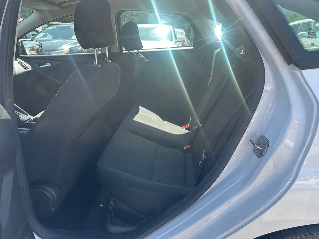 Used 2017 Ford Focus SE FWD image 15