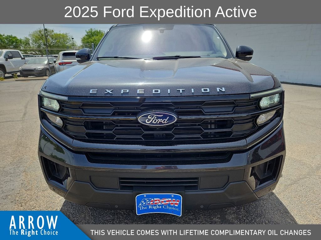 Used 2025 Ford Expedition Active image 3