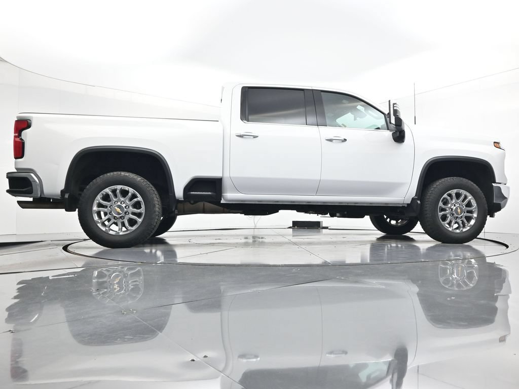 Used 2025 Chevrolet Silverado 2500 LTZ w/ LTZ Premium Package AWD/4WD image 30