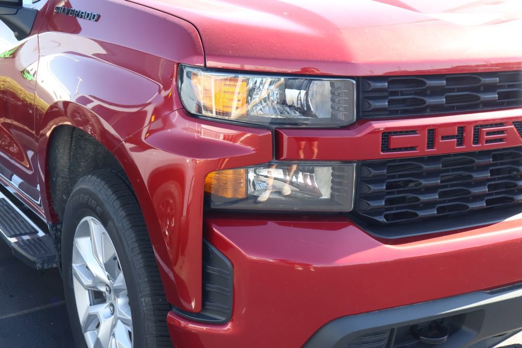 Used 2021 Chevrolet Silverado 1500 Custom w/ LPO, Dark Essentials Package AWD/4WD image 4