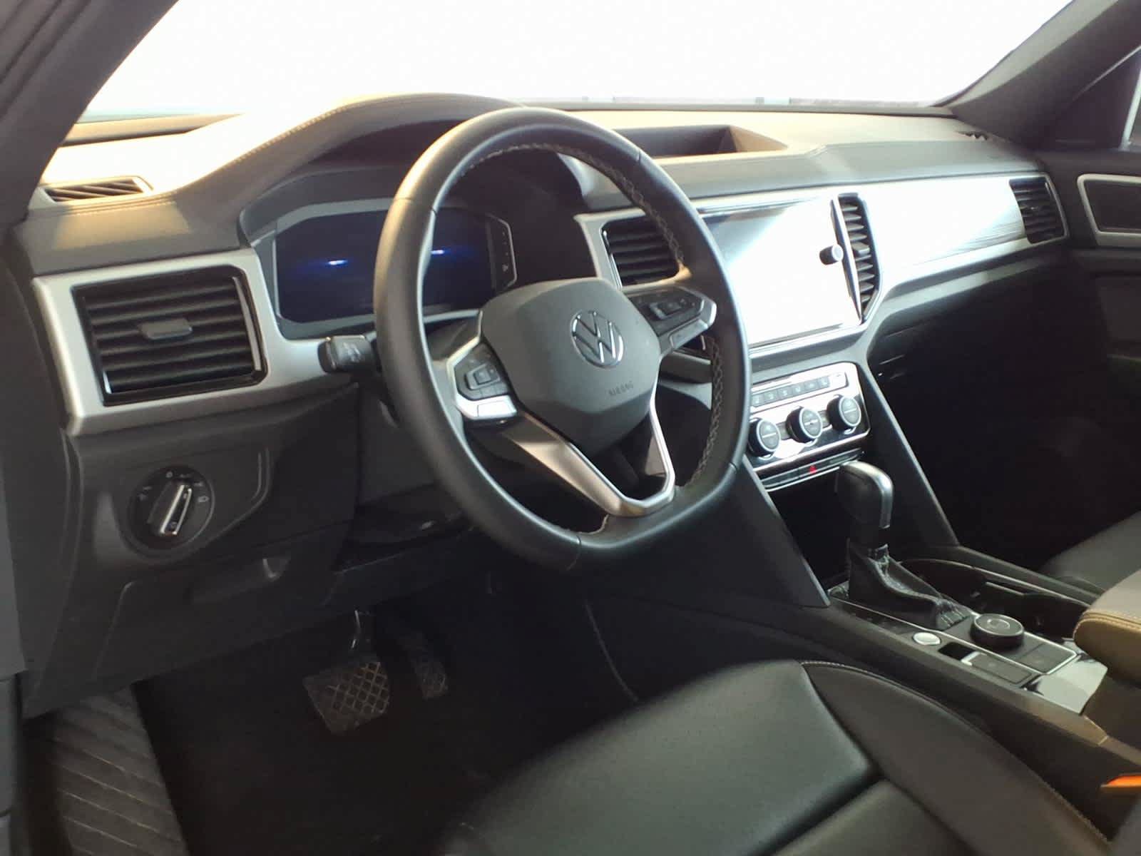 Used 2023 Volkswagen Atlas Cross Sport SE w/ Panoramic Sunroof Package AWD/4WD image 9