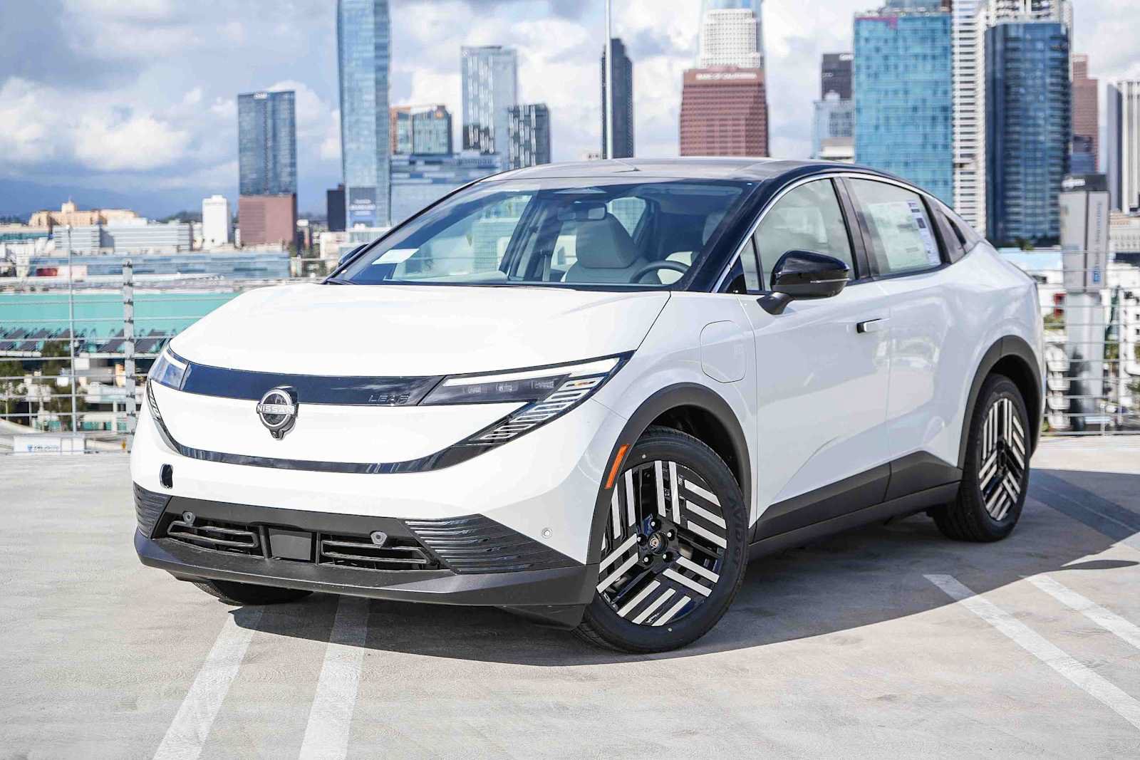 New 2026 Nissan Leaf SV+ w/ Floor Mat Package (SV+) FWD image 1