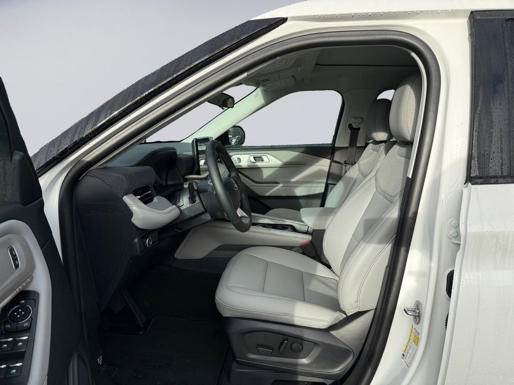 New 2026 Ford Explorer Active w/ Active Comfort Package image 10