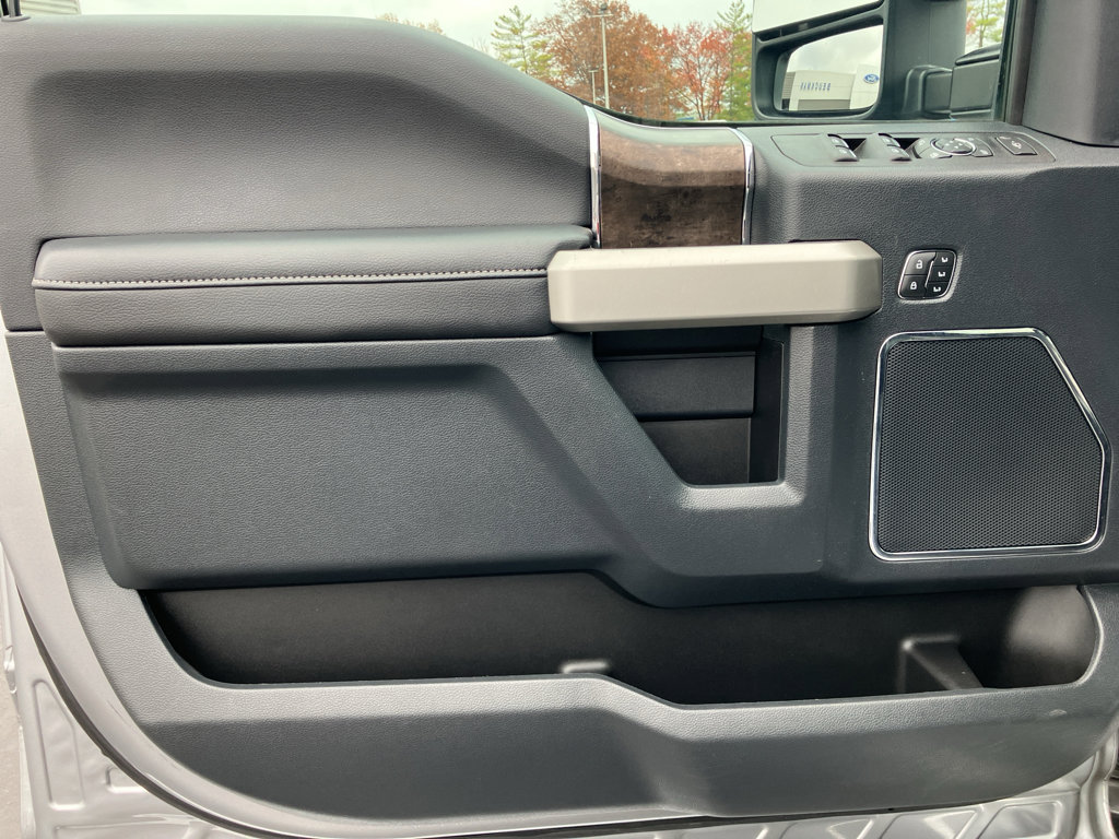 Used 2022 Ford F250 Lariat w/ Chrome Package image 17