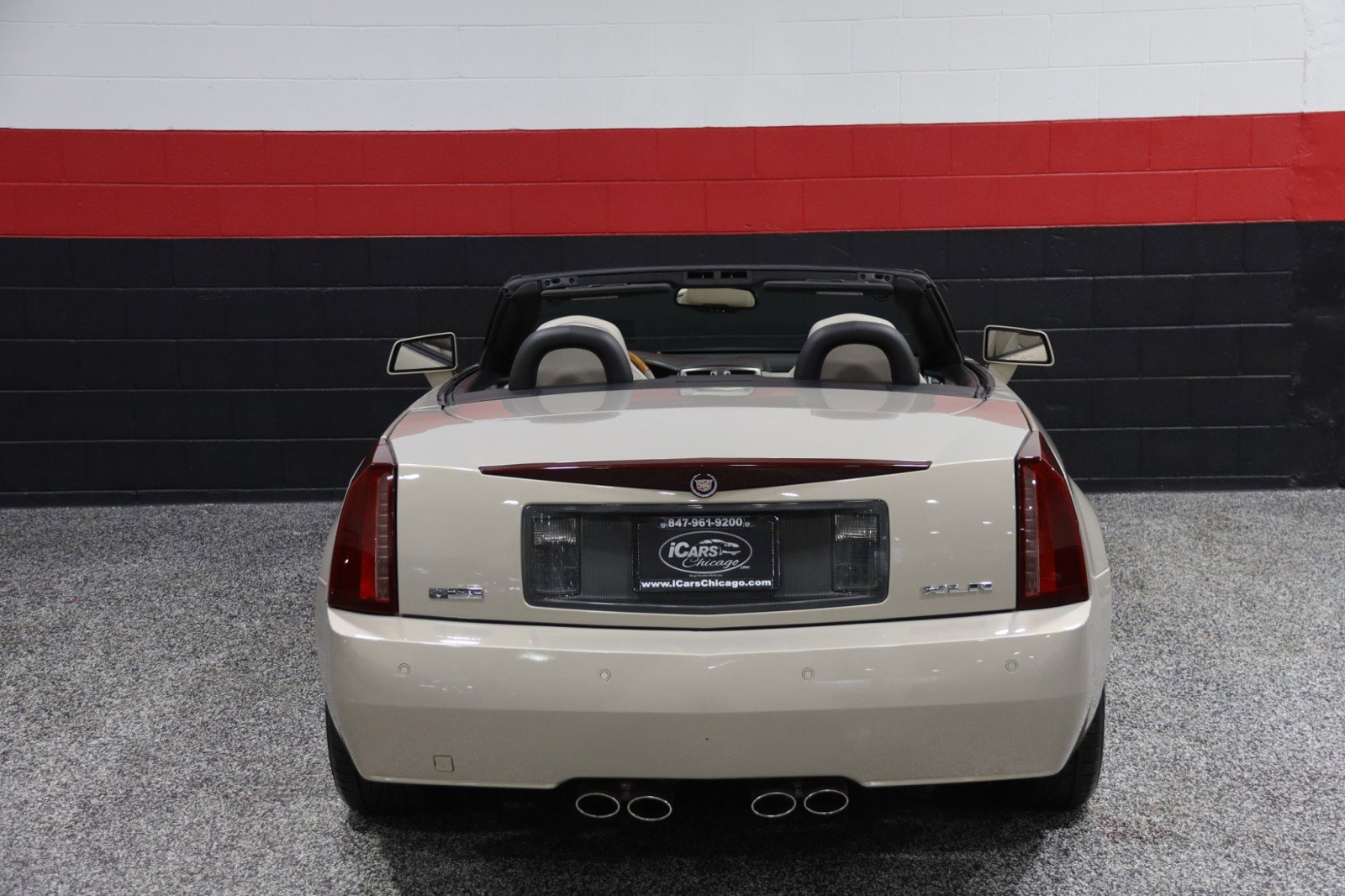 Used 2006 Cadillac XLR 2dr Convertible image 29