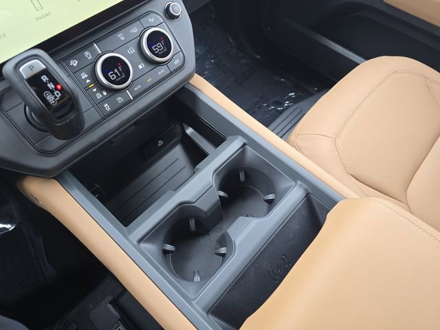 New 2026 Land Rover Defender 110 X-Dynamic SE AWD/4WD image 18