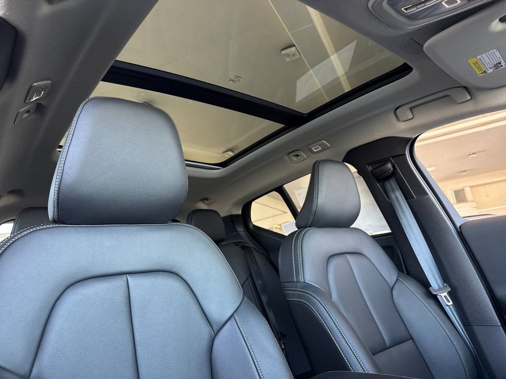 New 2026 Volvo XC40 B5 Plus w/ Climate Package AWD/4WD image 16