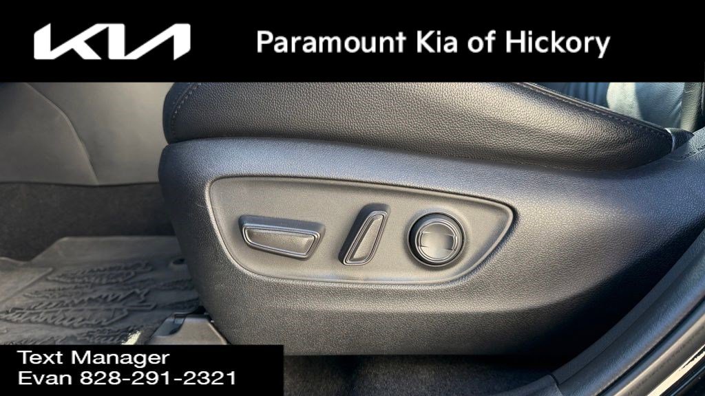 Used 2023 Toyota RAV4 AWD Hybrid image 4