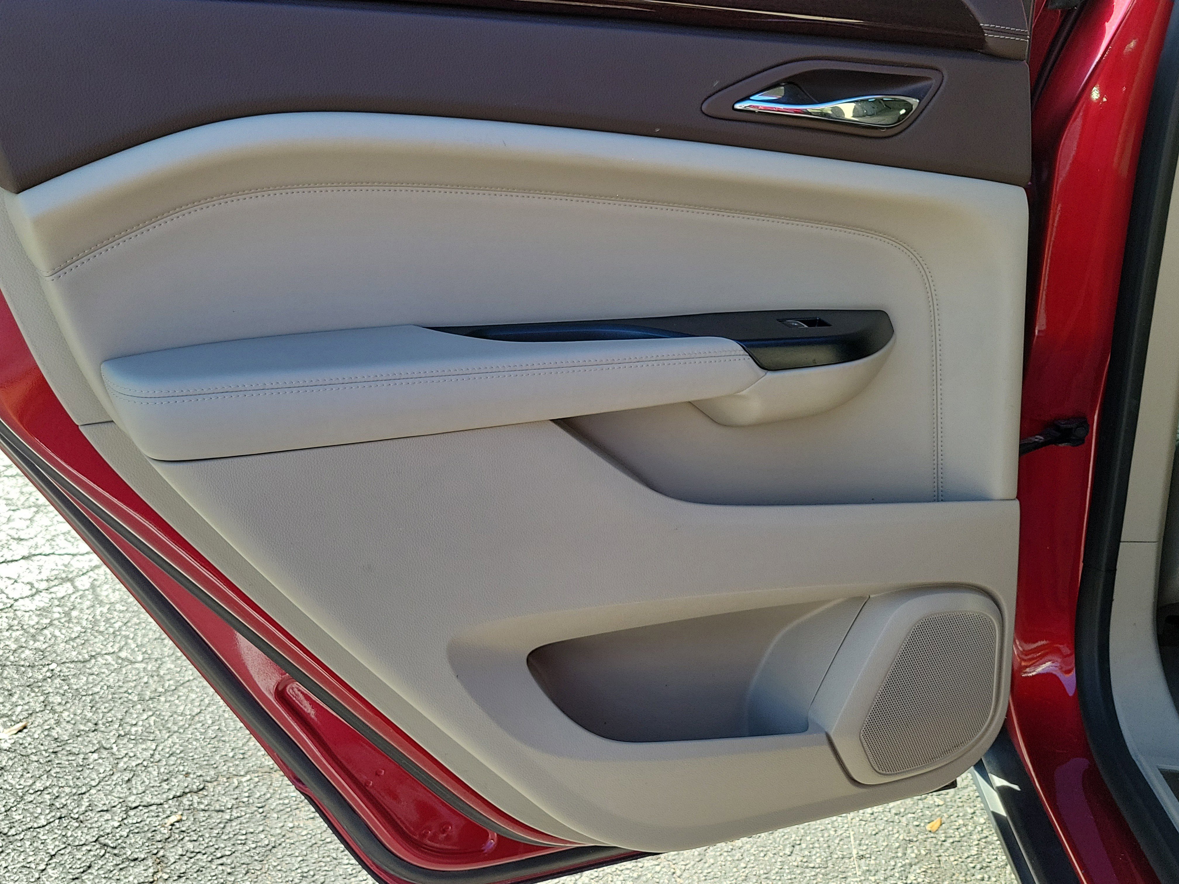 Used 2015 Cadillac SRX Premium image 11