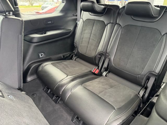 Used 2025 Jeep Grand Cherokee L Altitude AWD/4WD image 22