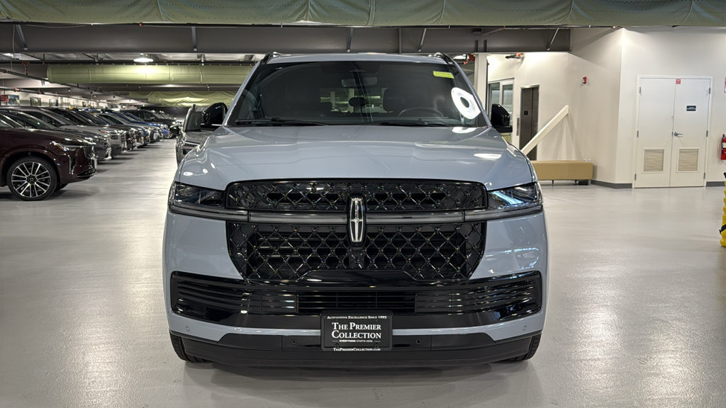 Used 2026 Lincoln Navigator L Reserve w/ Jet Appearance Package AWD/4WD image 6