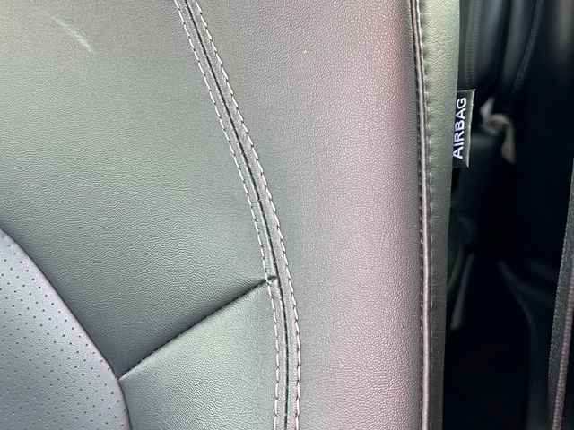 Used 2025 Chrysler Pacifica Select FWD image 14
