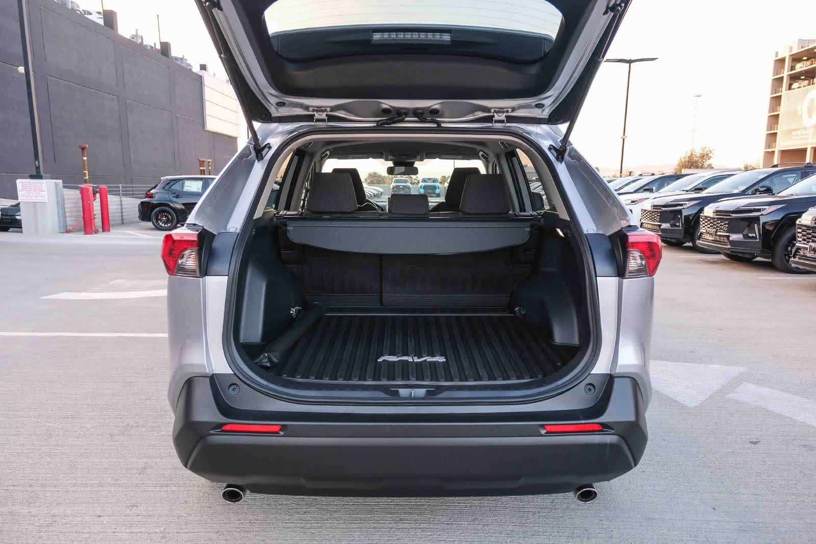 Certified 2025 Toyota RAV4 LE AWD/4WD image 27