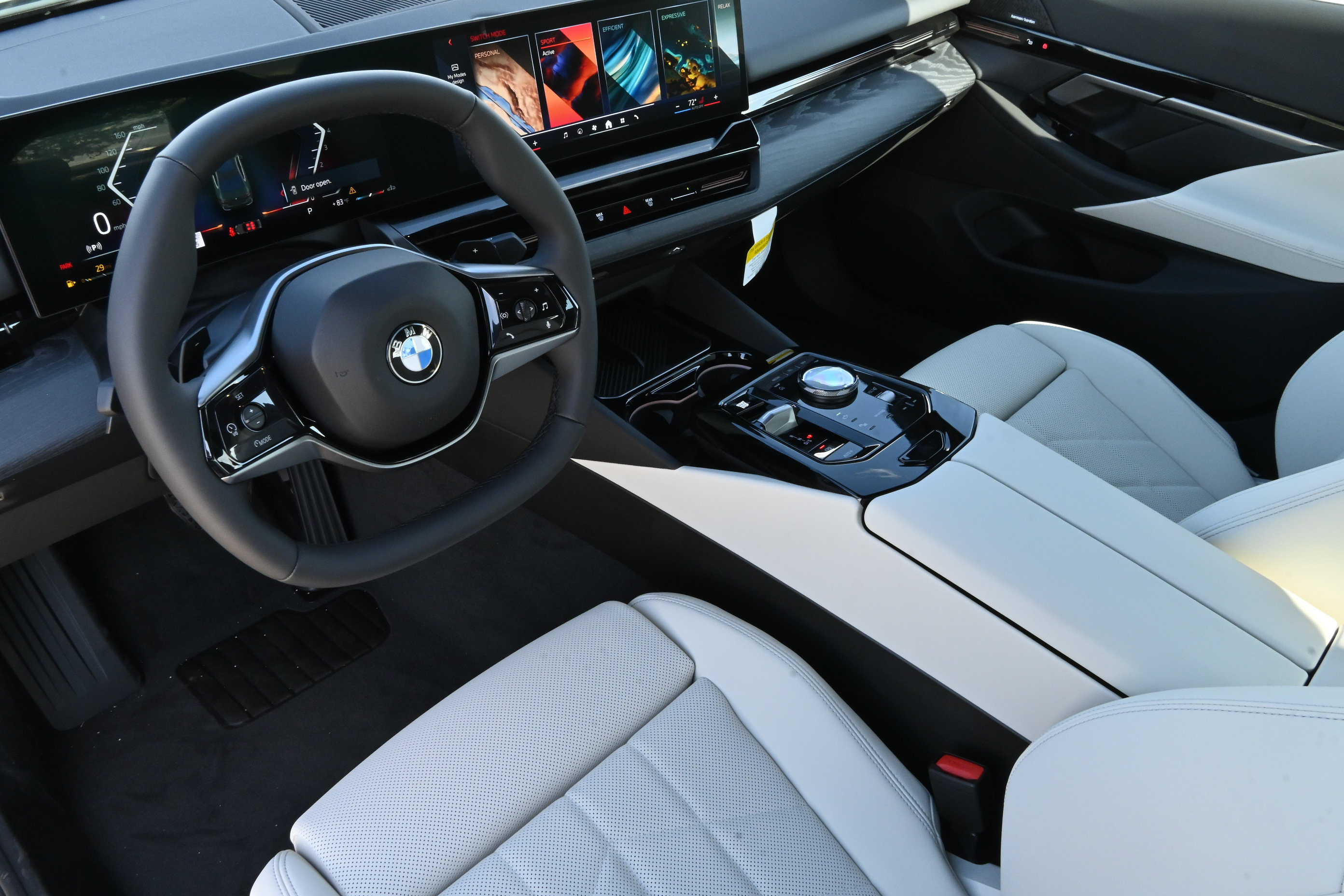 Used 2026 BMW 530i w/ Convenience Package RWD image 12