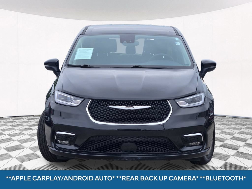 Used 2023 Chrysler Pacifica Touring-L FWD image 4