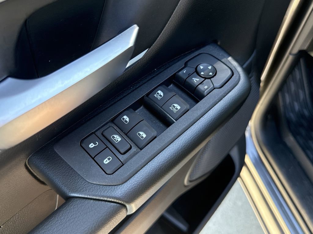 New 2026 RAM 1500 4x4 Crew Cab image 11