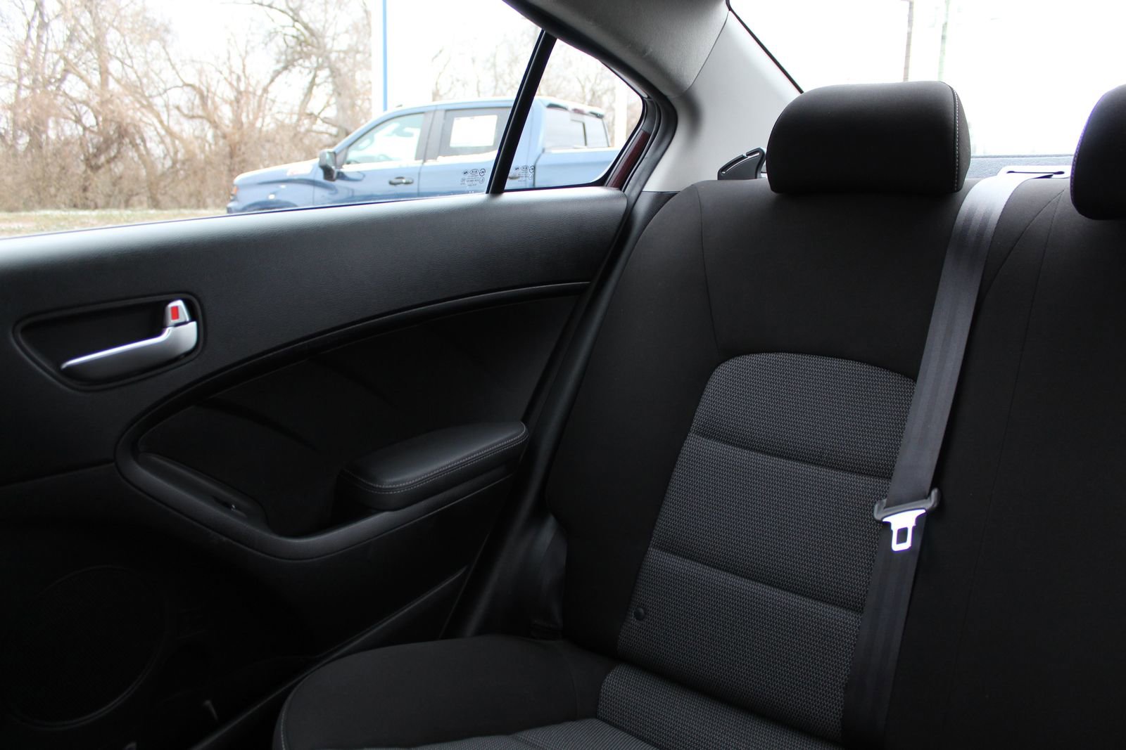 Used 2017 Kia Forte LX image 12