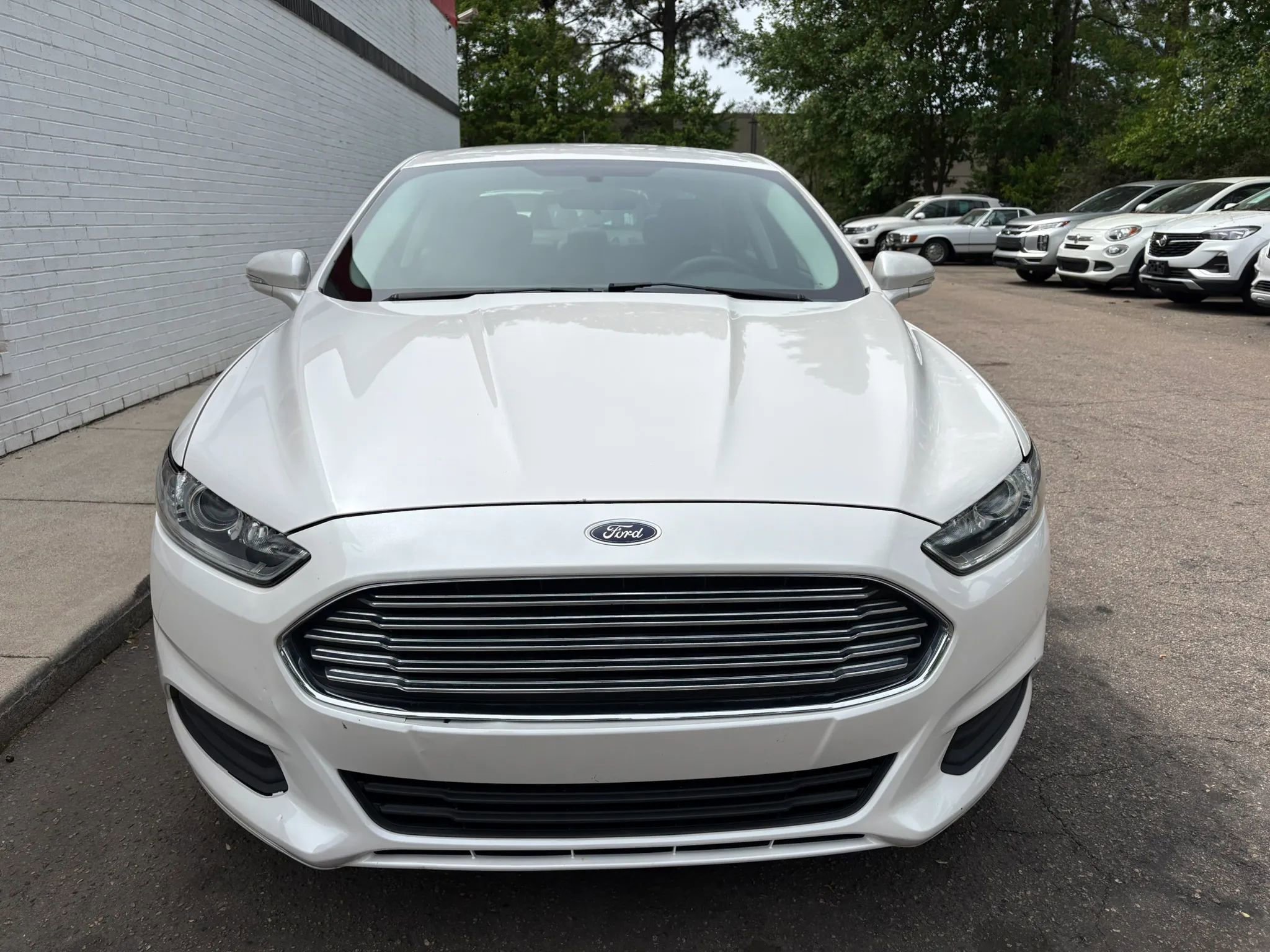 Used 2016 Ford Fusion SE image 3