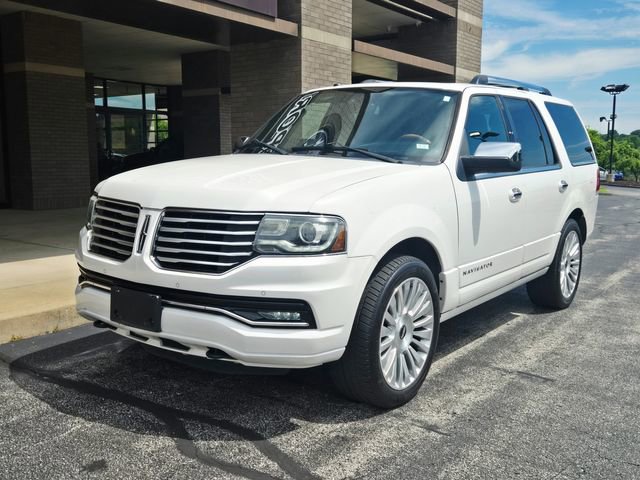 Used 2015 Lincoln Navigator 4WD image 3