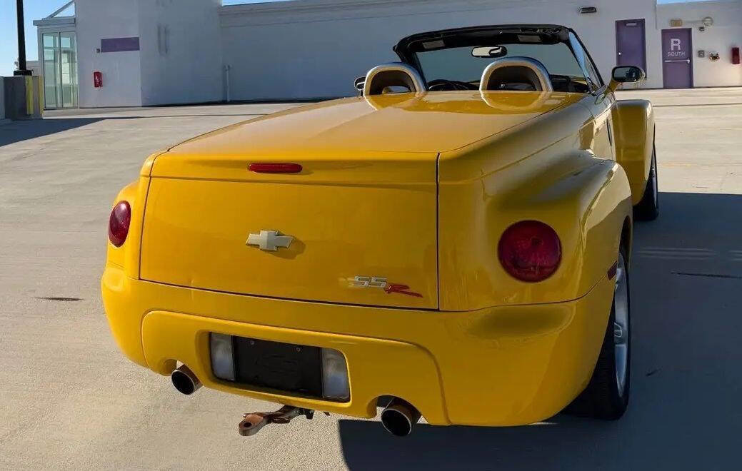 Used 2005 Chevrolet SSR LS 2dr Regular Cab Convertible w/ Preferred Equipment Group RWD image 5