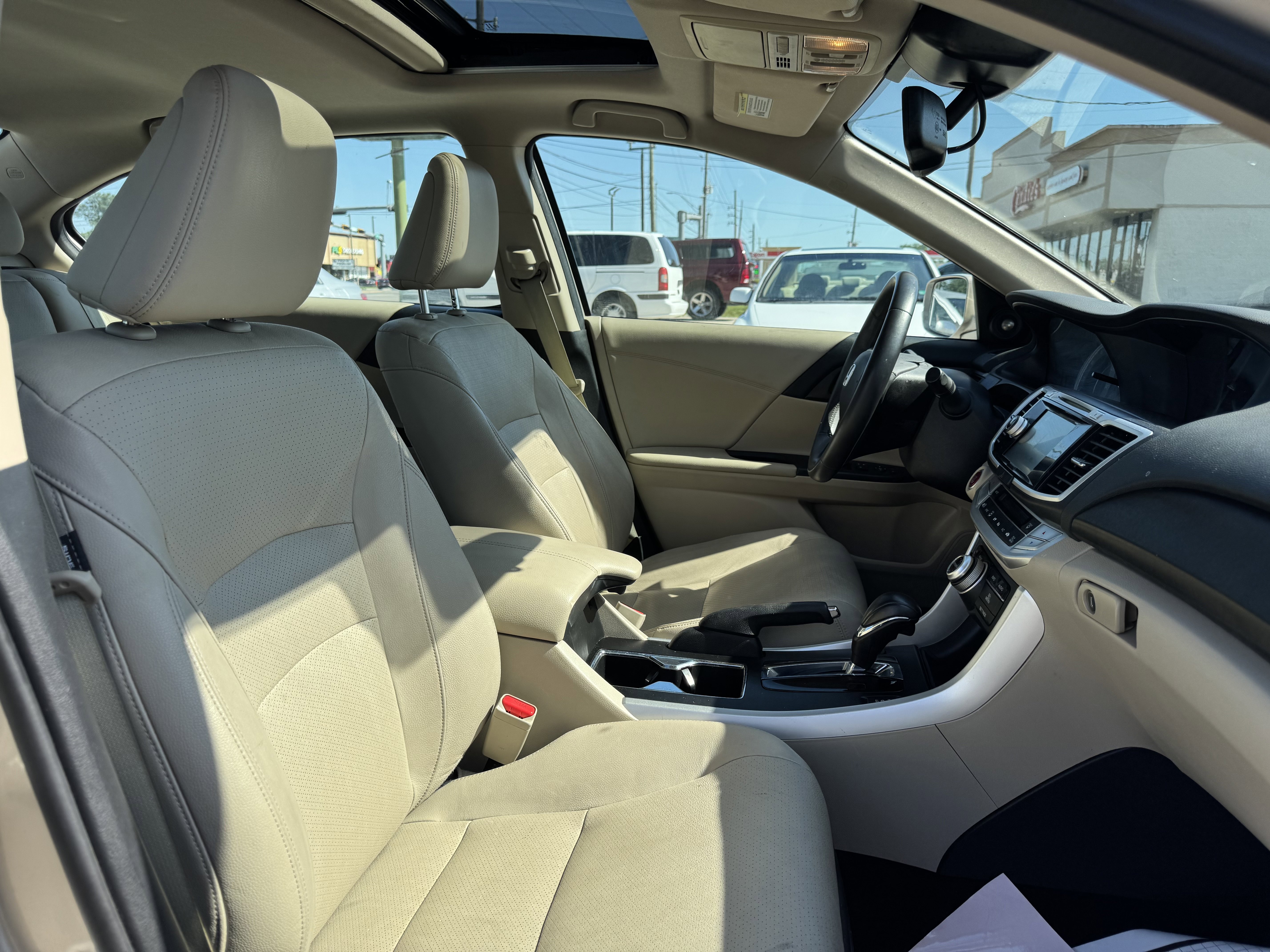 Used 2015 Honda Accord EX-L image 2